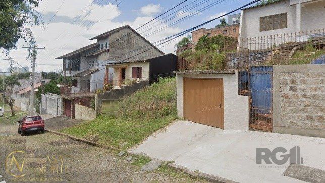 Terreno à venda  com 300m², Rua Professor Luiz Antônio Lopes no bairro Morro Santana em Porto Alegre