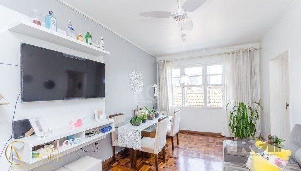 Apartamento à venda com 2 quartos, 65m², Avenida da Azenha no bairro Azenha em Porto Alegre