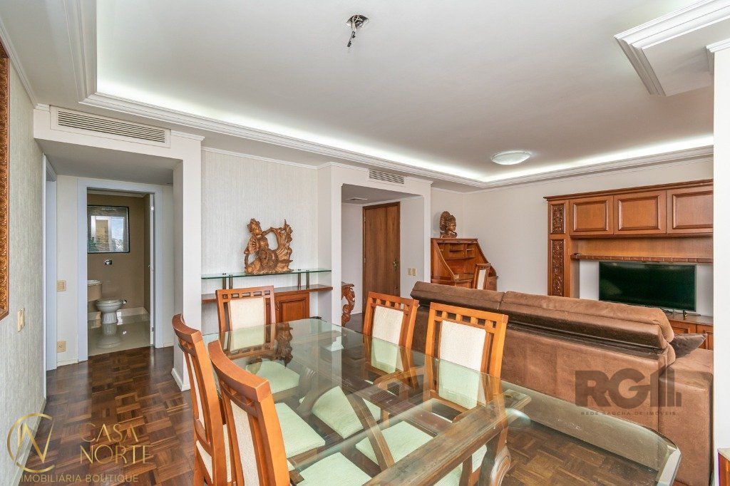 Apartamento à venda com 3 quartos, 167m², 1 suíte, 1 vaga, Rua Duque de Caxias no bairro Centro Histórico em Porto Alegre
