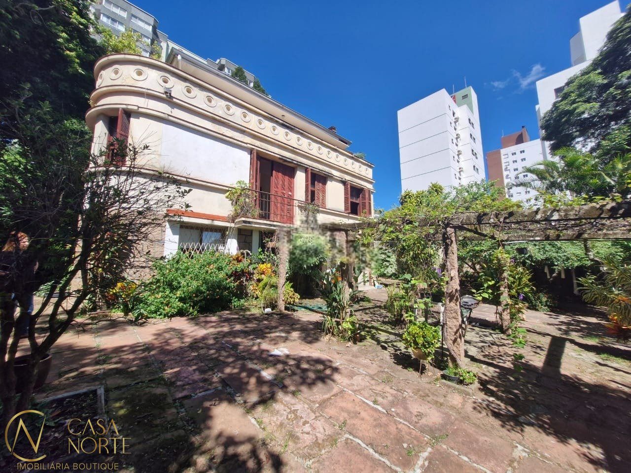 Casa à venda com 4 quartos, 350m², 2 vagas, Rua Dário Pederneiras no bairro Petrópolis em Porto Alegre