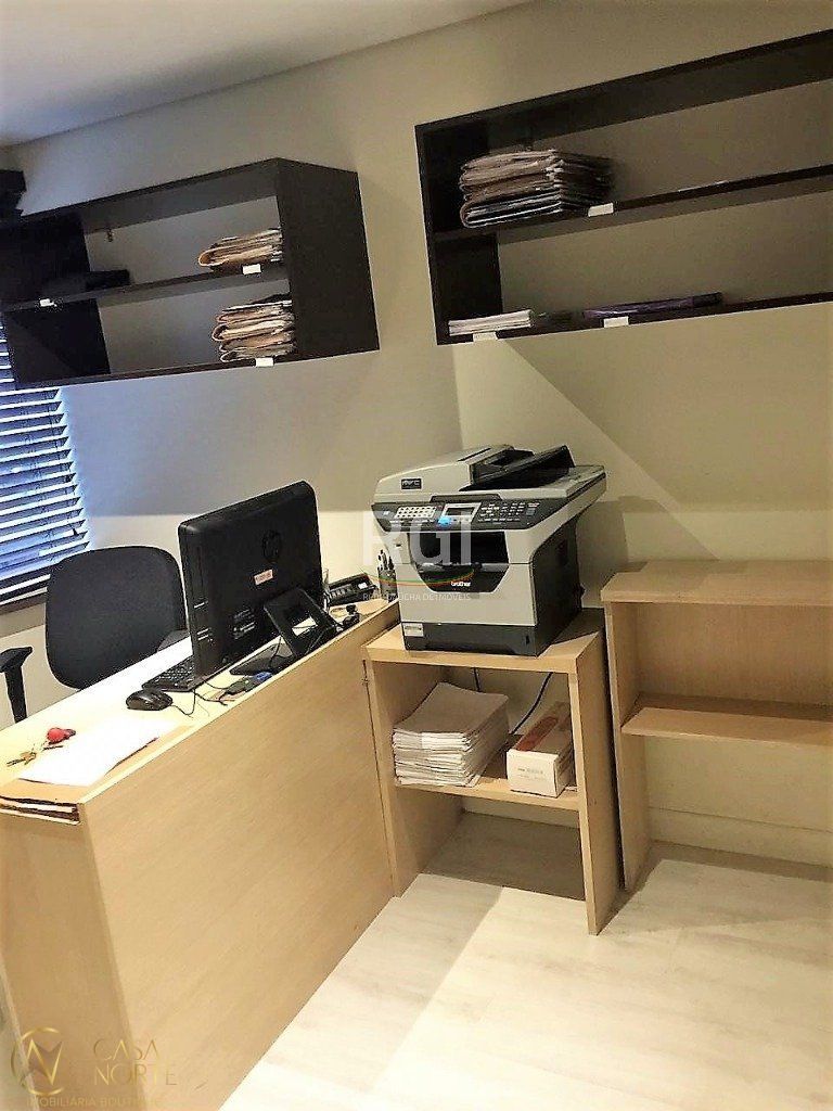 Sala Comercial à venda com 1 quarto, 43m², 1 vaga, Rua Washington Luiz no bairro Centro Histórico em Porto Alegre