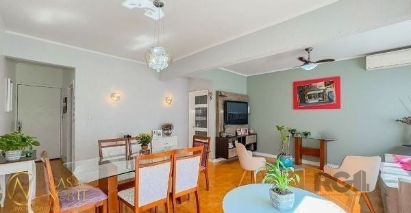 Apartamento à venda com 3 quartos, 95m², 1 suíte, 1 vaga, Rua Sarmento Leite no bairro Centro Histórico em Porto Alegre