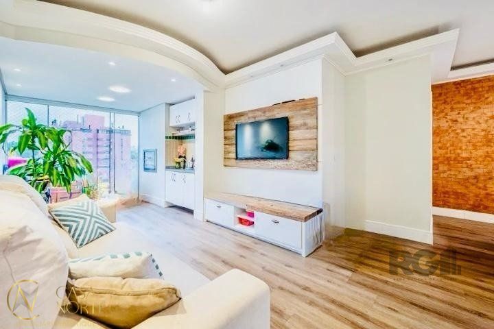 Apartamento à venda com 3 quartos, 112m², 1 suíte, 2 vagas, Avenida General Barreto Viana no bairro Chácara das Pedras em Porto Alegre