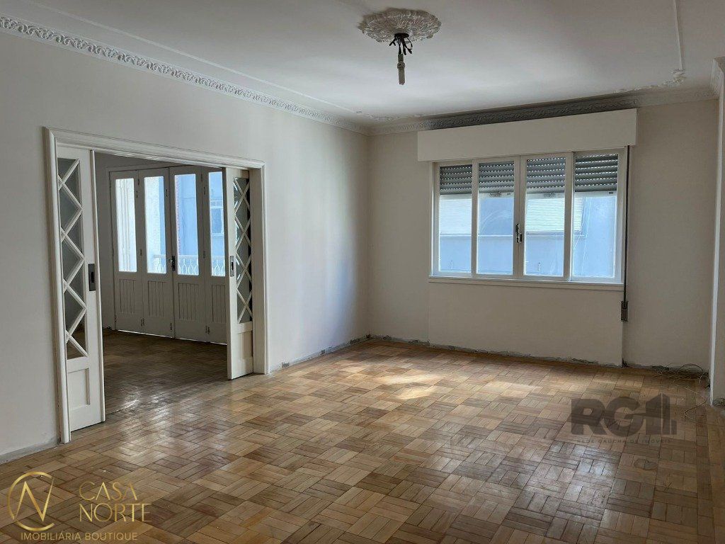 Apartamento à venda com 3 quartos, 175m², 1 suíte, 1 vaga, Avenida Independência no bairro Independência em Porto Alegre