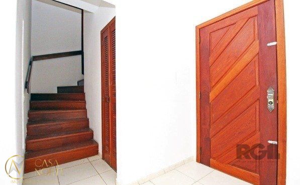 Casa de Condomínio à venda com 3 quartos, 88m², 1 suíte, 3 vagas, Rua Jatai no bairro Cristal em Porto Alegre