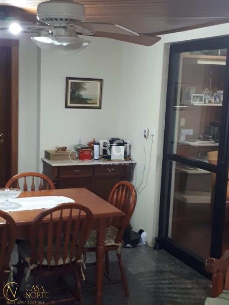 Apartamento à venda com 3 quartos, 117m², 1 suíte, 3 vagas, Rua Itaborai no bairro Jardim  Botânico em Porto Alegre
