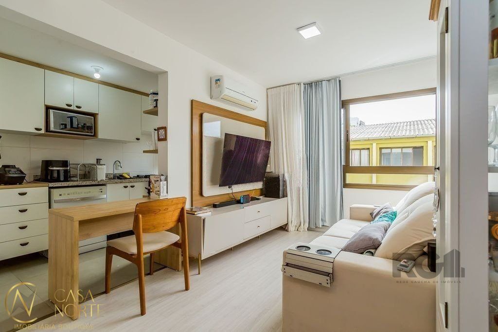 Apartamento à venda com 2 quartos, 67m², 1 suíte, 1 vaga, Praça Doutor Gastão Santos no bairro Passo da Areia em Porto Alegre