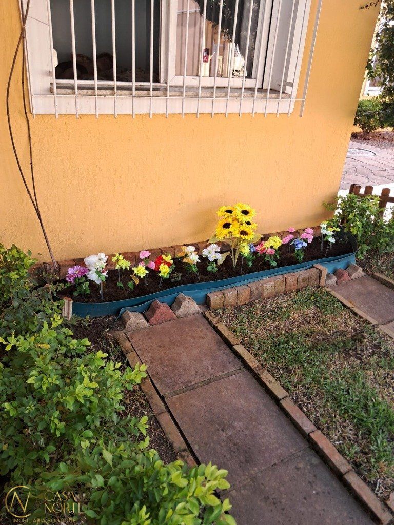 Casa de Condomínio à venda com 2 quartos, 47m², 2 vagas, Rua Ruben Berta no bairro Jardim Leopoldina em Porto Alegre