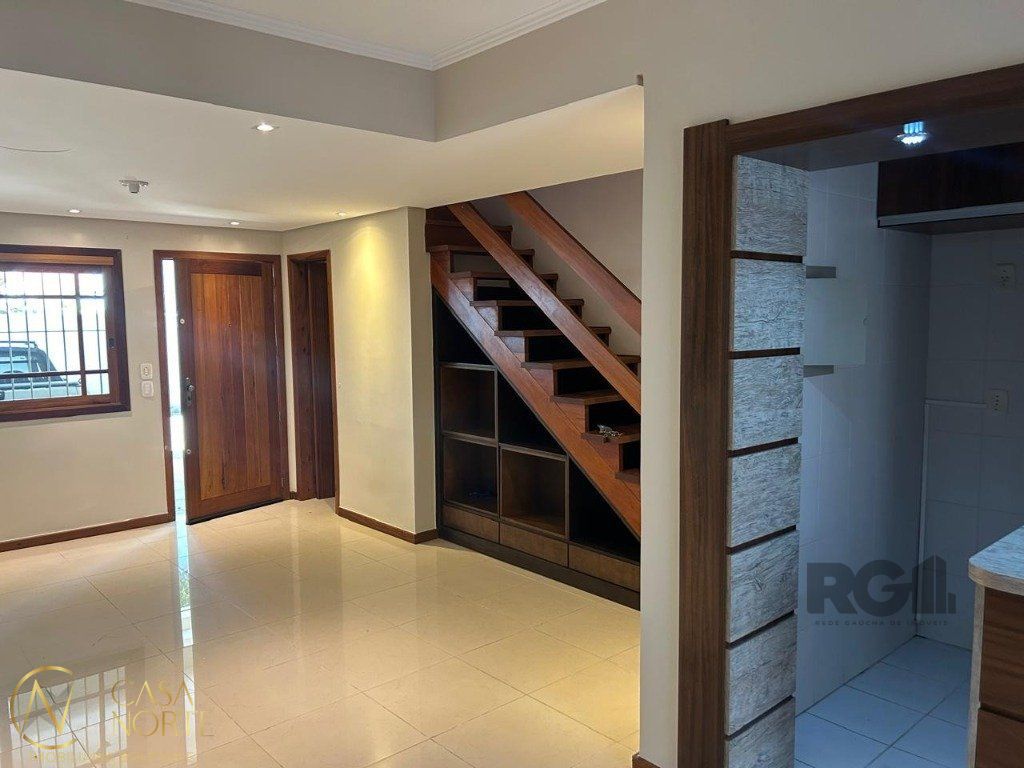 Casa de Condomínio à venda com 3 quartos, 193m², 1 suíte, 2 vagas, Rua Dr Pio Ângelo no bairro Ipanema em Porto Alegre