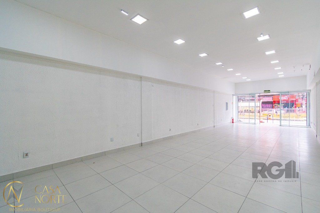 Loja à venda com 3 quartos, 277m², Avenida Assis Brasil no bairro Passo da Areia em Porto Alegre