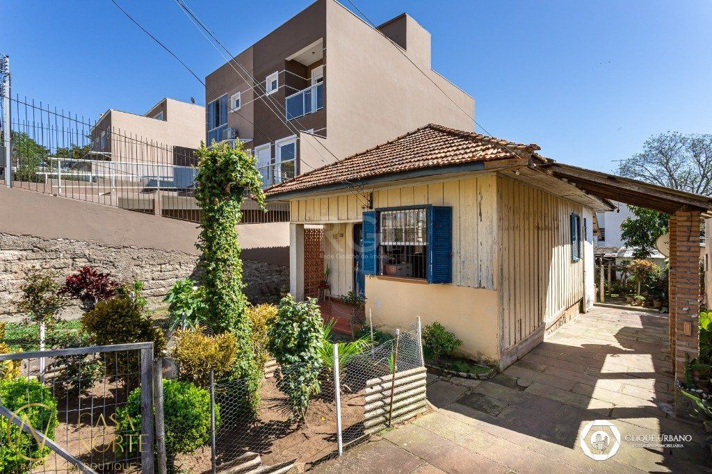 Casa à venda com 2 quartos, 80m², 2 vagas, Rua Liberal no bairro Tristeza em Porto Alegre