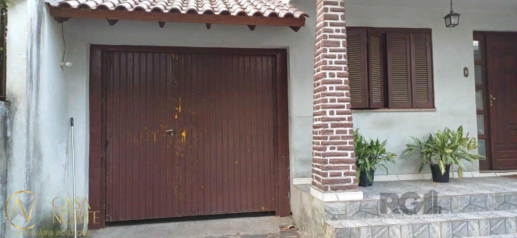 Casa à venda com 3 quartos, 180m², 1 suíte, 2 vagas, Rua Veríssimo Rosa no bairro Jardim  Botânico em Porto Alegre