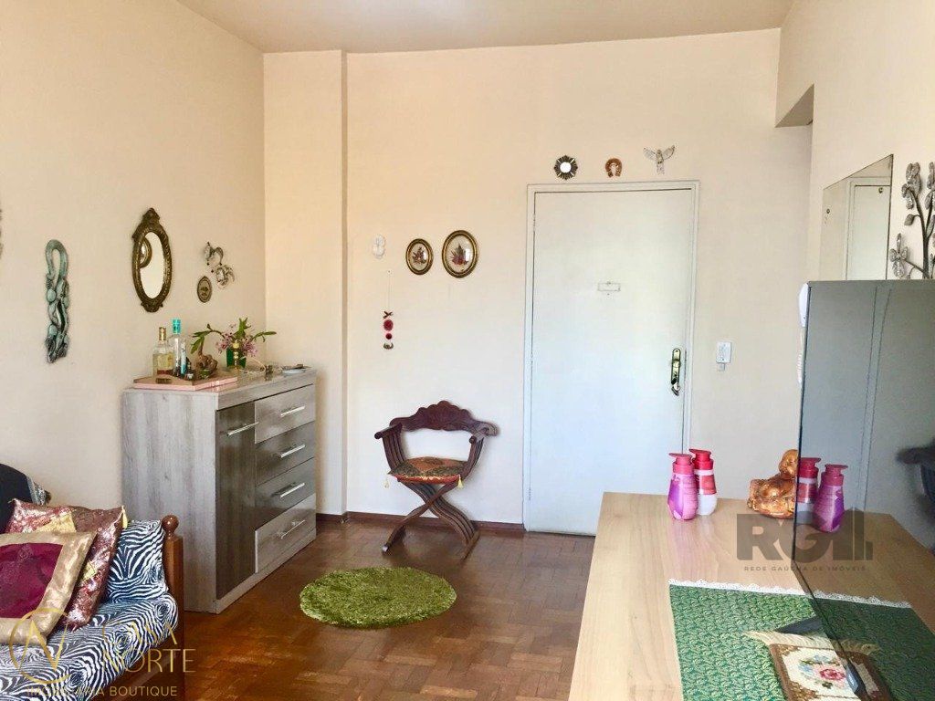Apartamento à venda com 1 quarto, 52m², Avenida Alberto Bins no bairro Centro Histórico em Porto Alegre