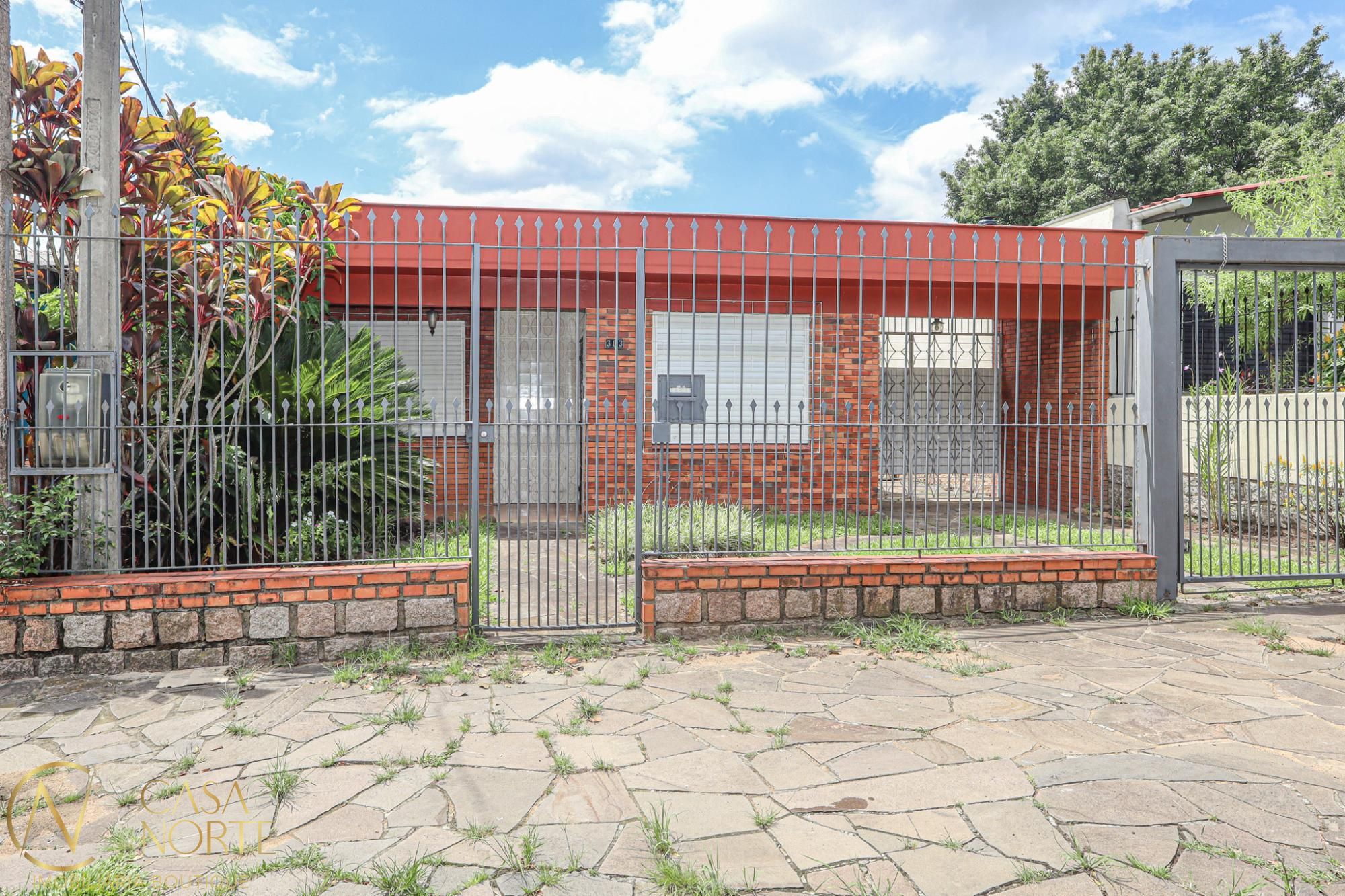 Casa à venda com 3 quartos, 114m², 1 suíte, 3 vagas, Avenida Nilo Ruschel no bairro Morro Santana em Porto Alegre