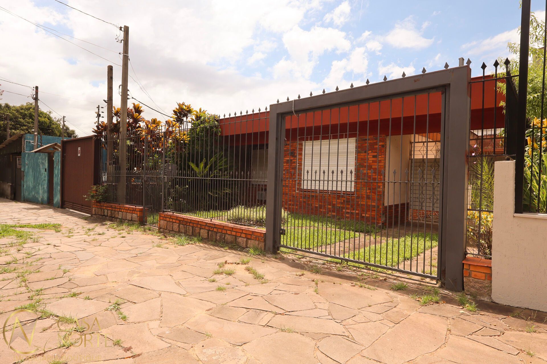 Casa à venda com 3 quartos, 114m², 1 suíte, 3 vagas, Avenida Nilo Ruschel no bairro Morro Santana em Porto Alegre