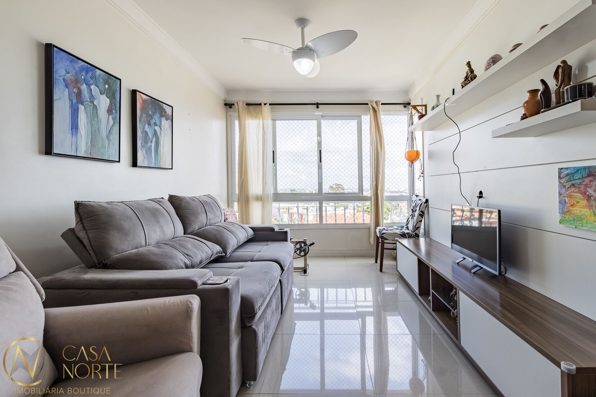 Apartamento à venda com 2 quartos, 72m², 1 suíte, 2 vagas, Avenida Bernardi no bairro Cristo Redentor em Porto Alegre