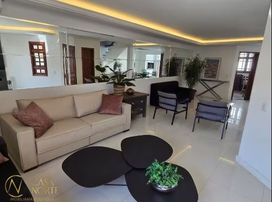 Casa à venda com 3 quartos, 285m², 1 suíte, 3 vagas, Rua Comendador Creidy no bairro Chácara das Pedras em Porto Alegre