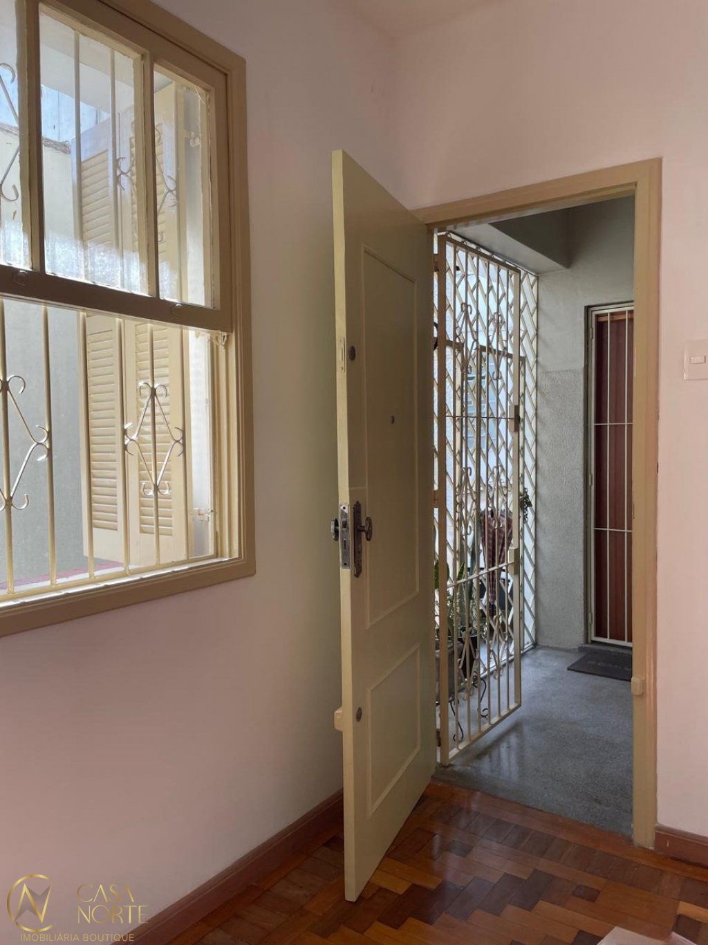 Apartamento à venda com 2 quartos, 77m², Rua Silva Só no bairro Santa Cecília em Porto Alegre