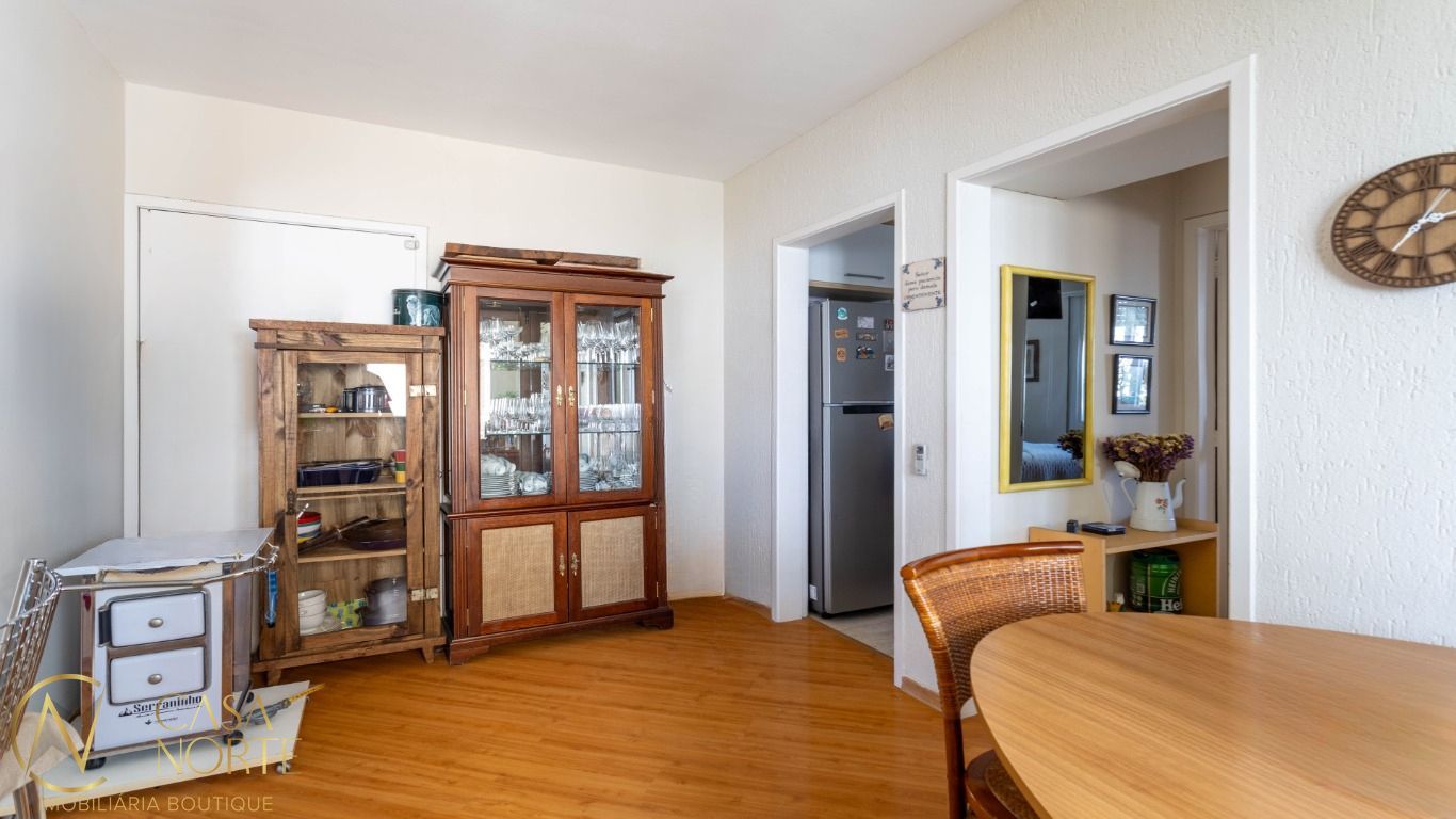 Apartamento à venda com 2 quartos, 76m², 1 vaga, Rua Veador Porto no bairro Santana em Porto Alegre