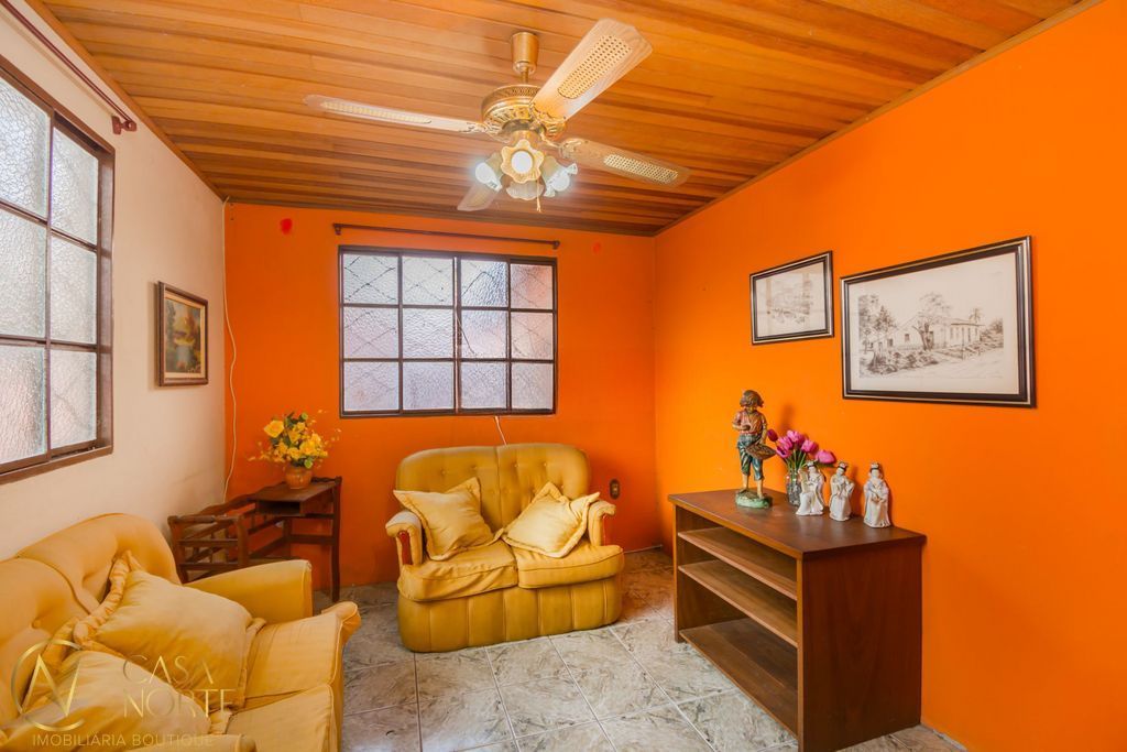 Casa à venda com 4 quartos, 180m², 5 vagas, Rua Carlos Von Koseritz no bairro São João em Porto Alegre