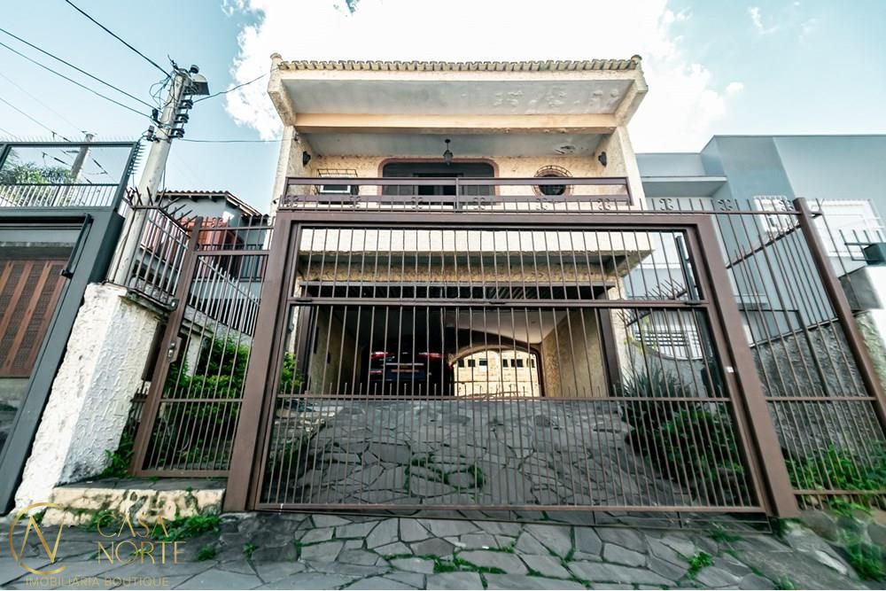 Sobrado à venda com 3 quartos, 185m², 1 suíte, 2 vagas, Rua Doutor Eduardo Chartier no bairro Passo da Areia em Porto Alegre