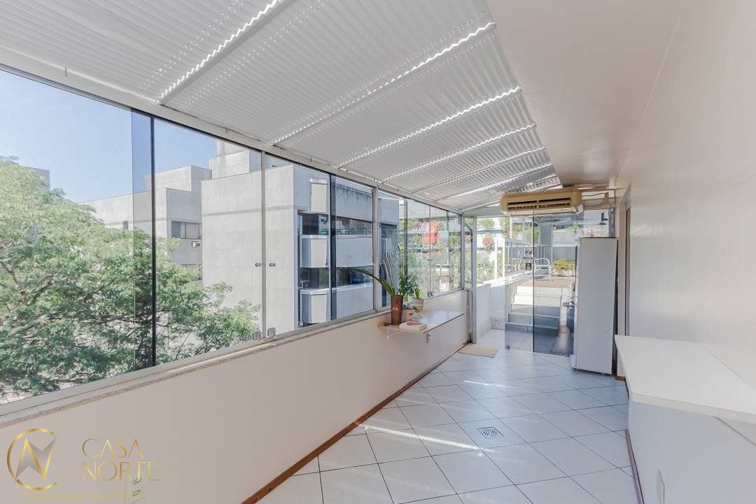 Cobertura à venda com 3 quartos, 221m², 1 suíte, 2 vagas, Rua Honório Silveira Dias no bairro São João em Porto Alegre