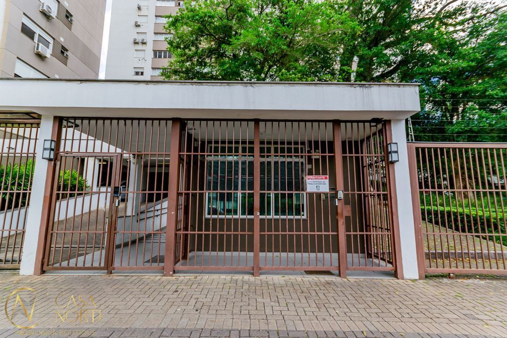 Apartamento à venda com 3 quartos, 74m², 1 suíte, 1 vaga, Rua Dário Totta no bairro Teresópolis em Porto Alegre