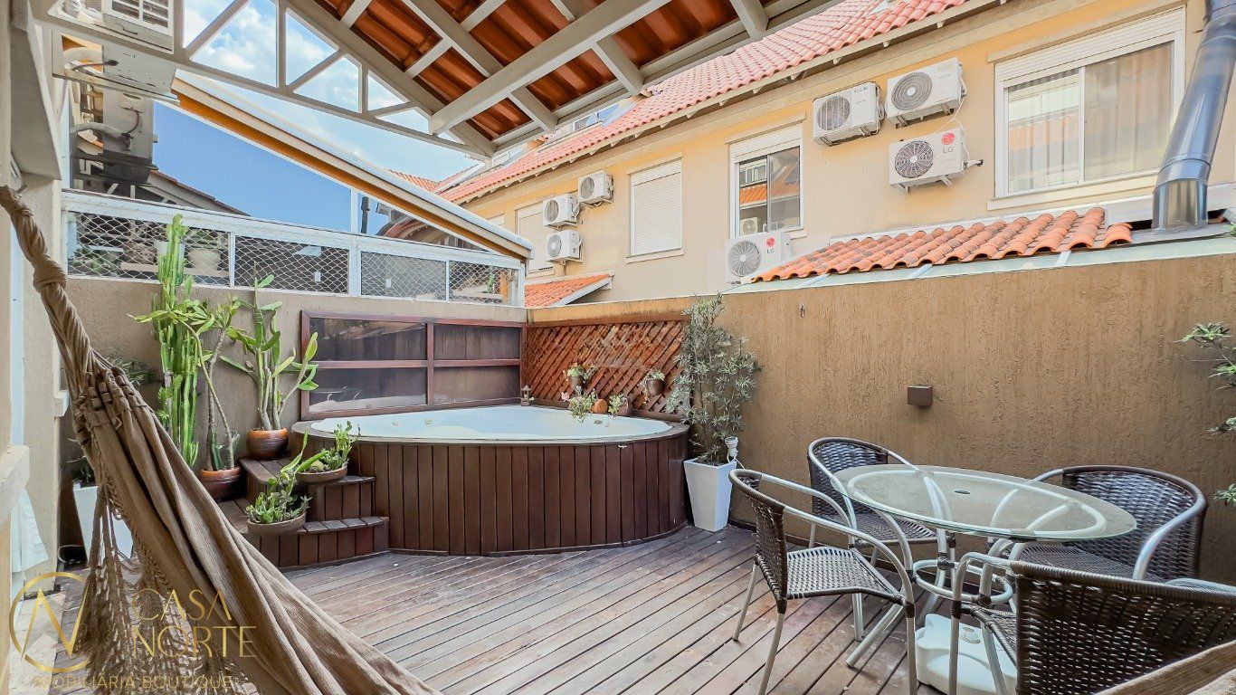 Casa de Condomínio à venda com 4 quartos, 146m², 2 suítes, 2 vagas, Avenida Willy Eugênio Fleck no bairro Sarandi em Porto Alegre