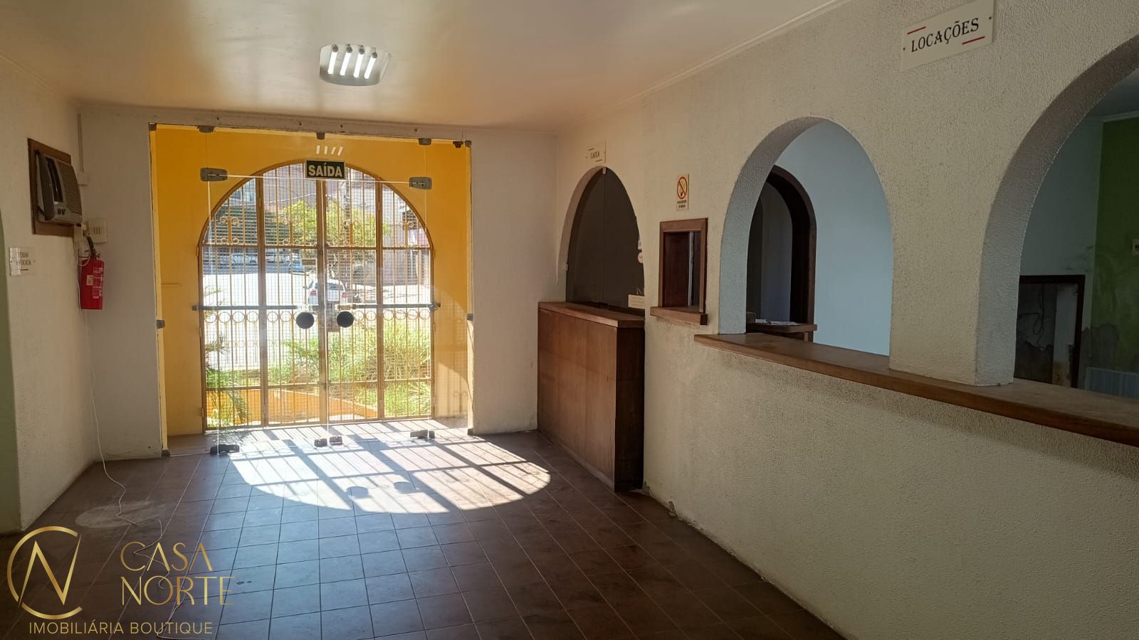 Casa à venda com 3 quartos, 350m², 5 vagas, Rua Conde de Porto Alegre no bairro Floresta em Porto Alegre