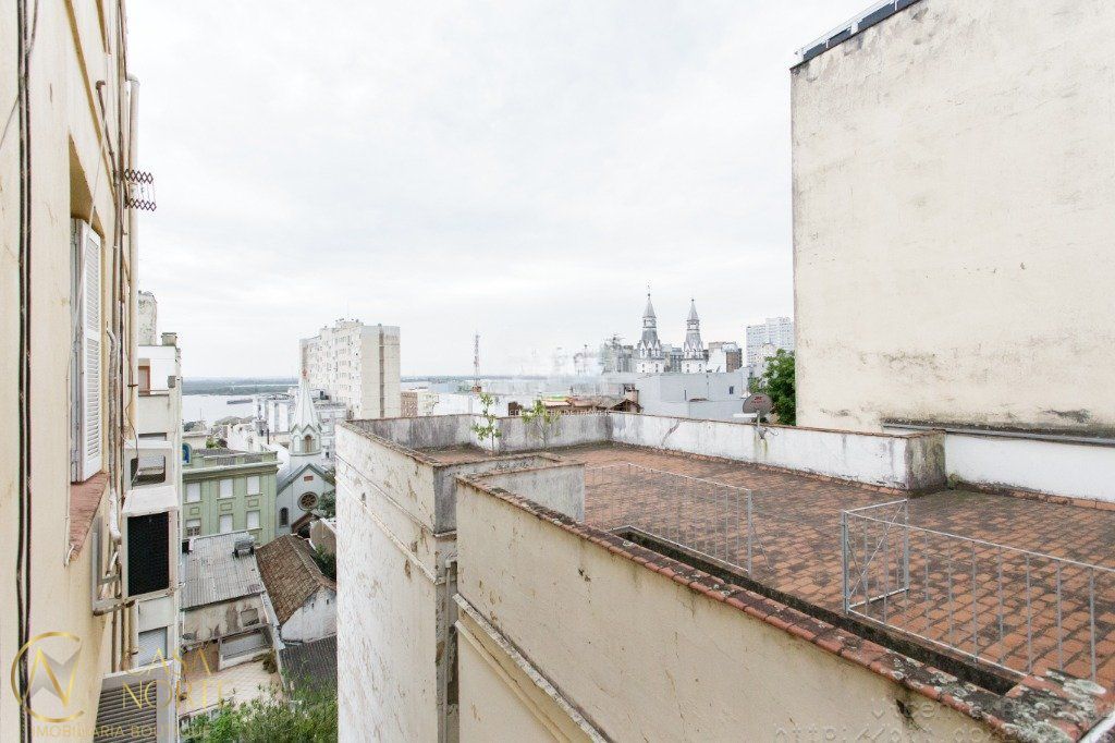 Apartamento à venda com 2 quartos, 89m², 1 vaga, Rua General Portinho no bairro Centro Histórico em Porto Alegre