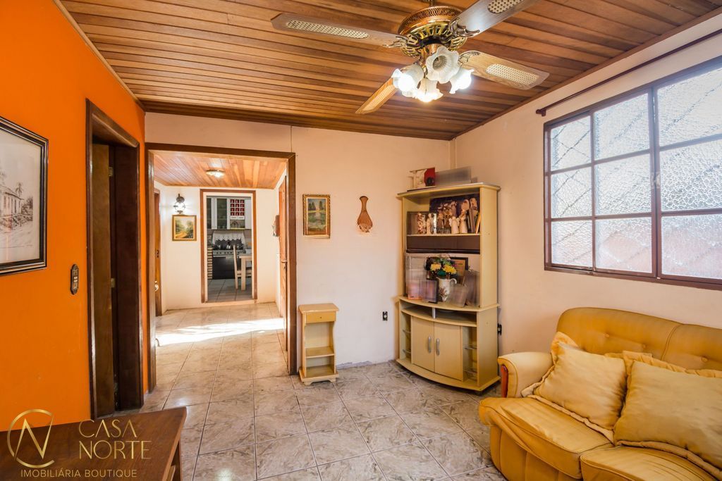 Casa à venda com 4 quartos, 180m², 5 vagas, Rua Carlos Von Koseritz no bairro São João em Porto Alegre