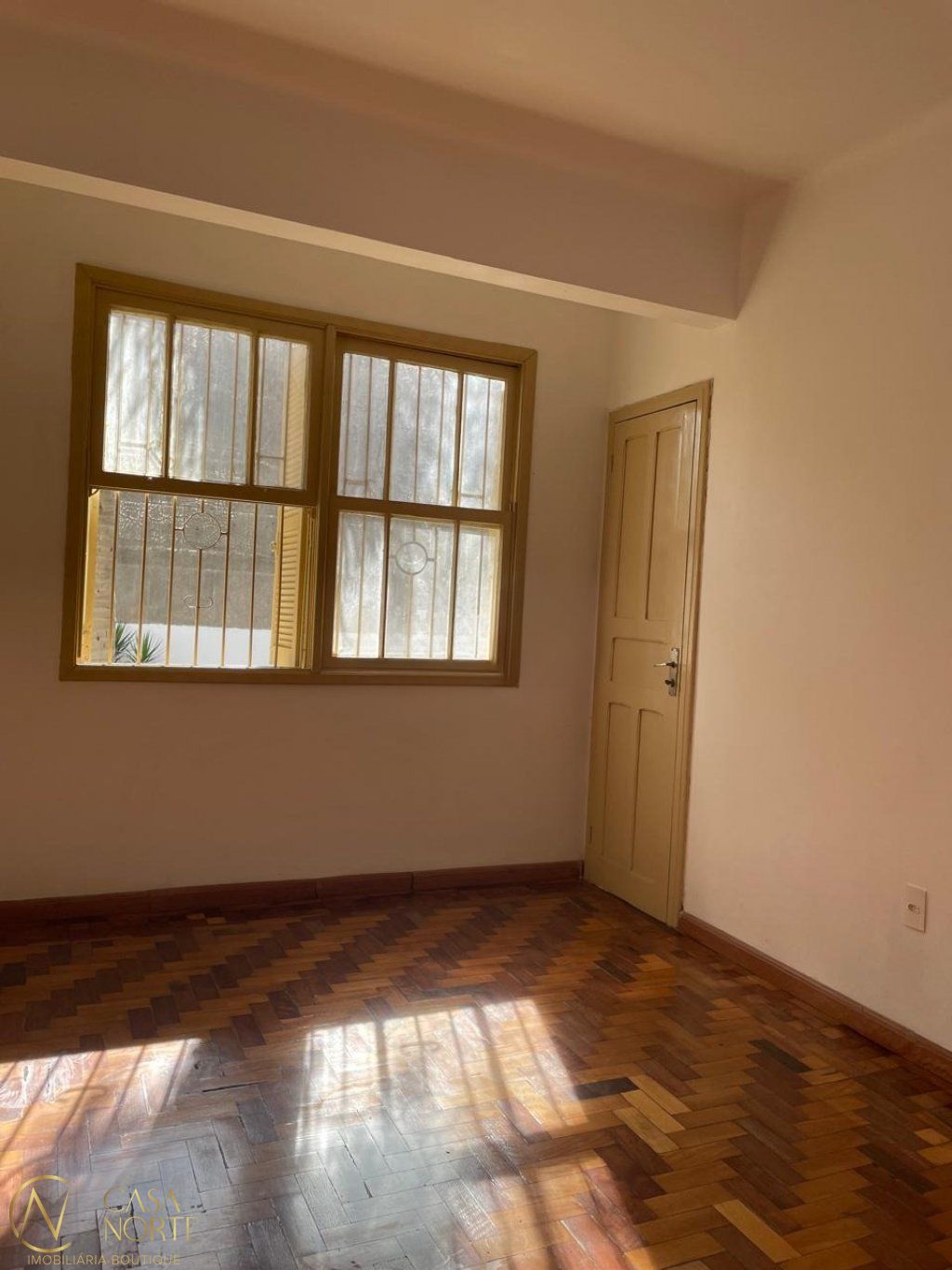 Apartamento à venda com 2 quartos, 77m², Rua Silva Só no bairro Santa Cecília em Porto Alegre
