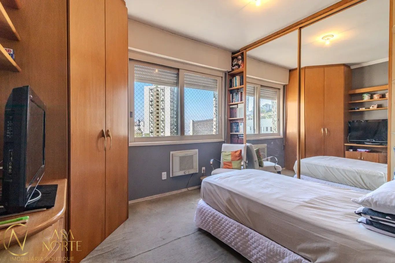 Apartamento à venda com 3 quartos, 135m², 1 suíte, Rua Coronel Paulino Teixeira no bairro Rio Branco em Porto Alegre
