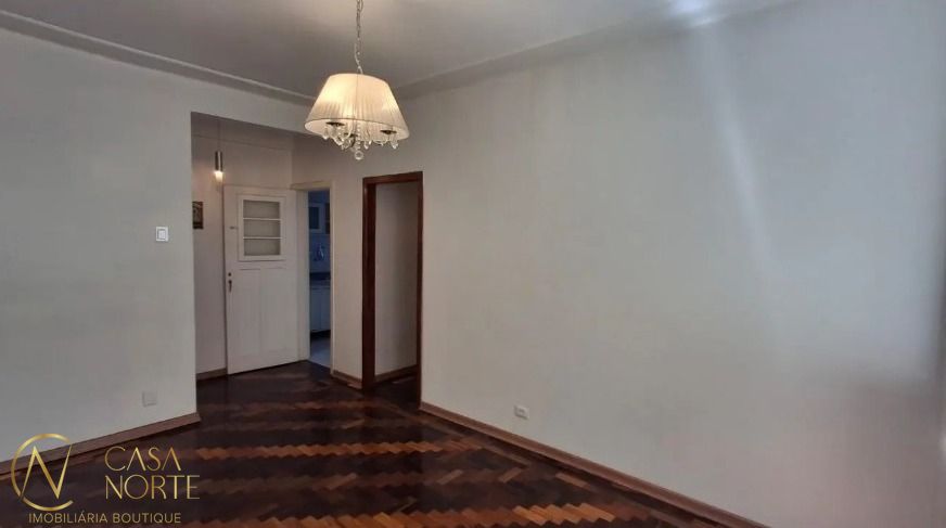 Apartamento à venda com 2 quartos, 74m², Rua Felipe Camarão no bairro Rio Branco em Porto Alegre