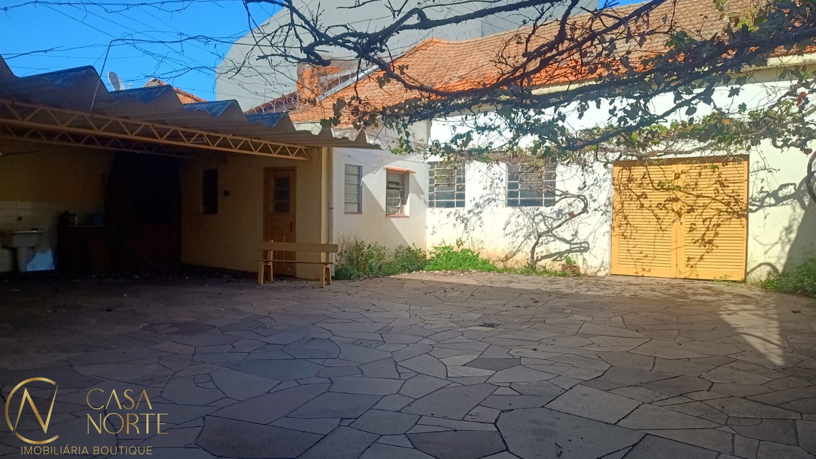 Casa à venda com 3 quartos, 350m², 5 vagas, Rua Conde de Porto Alegre no bairro Floresta em Porto Alegre