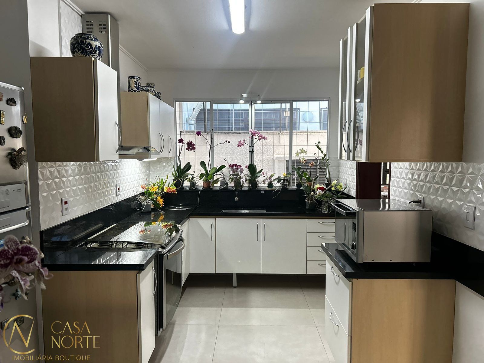 Casa à venda com 3 quartos, 255m², 2 suítes, 4 vagas, Avenida Doutor Walter Só Jobim no bairro Jardim Lindóia em Porto Alegre