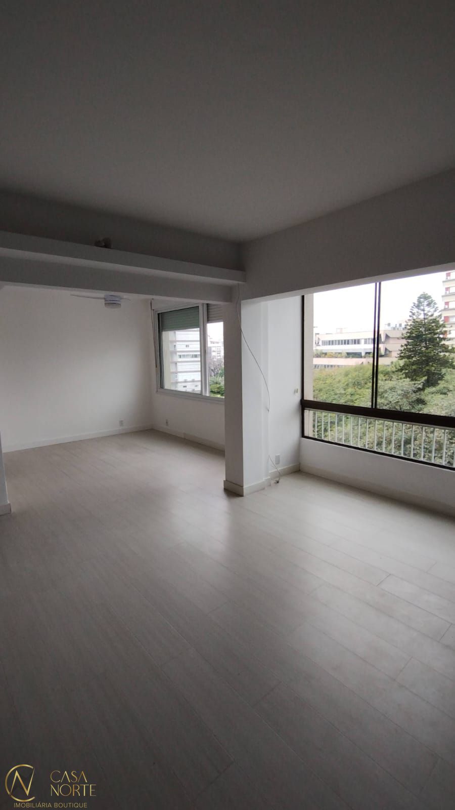 Apartamento à venda com 3 quartos, 102m², 1 suíte, 1 vaga, Rua Ramiro Barcelos no bairro Rio Branco em Porto Alegre