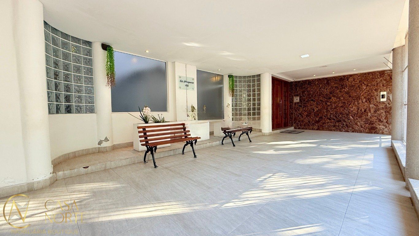 Apartamento à venda com 2 quartos, 75m², Rua Laurindo no bairro Santana em Porto Alegre