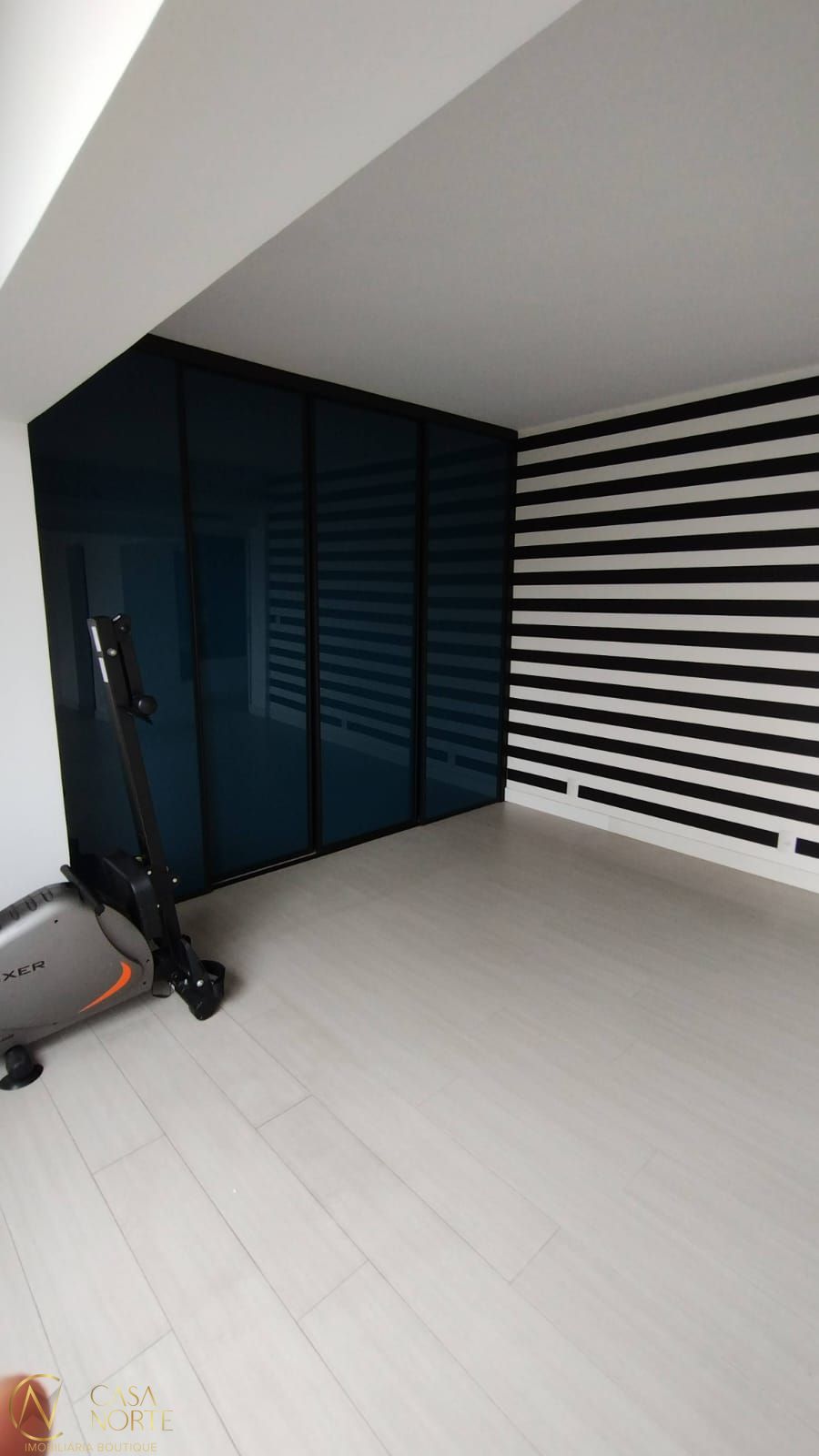 Apartamento à venda com 3 quartos, 102m², 1 suíte, 1 vaga, Rua Ramiro Barcelos no bairro Rio Branco em Porto Alegre