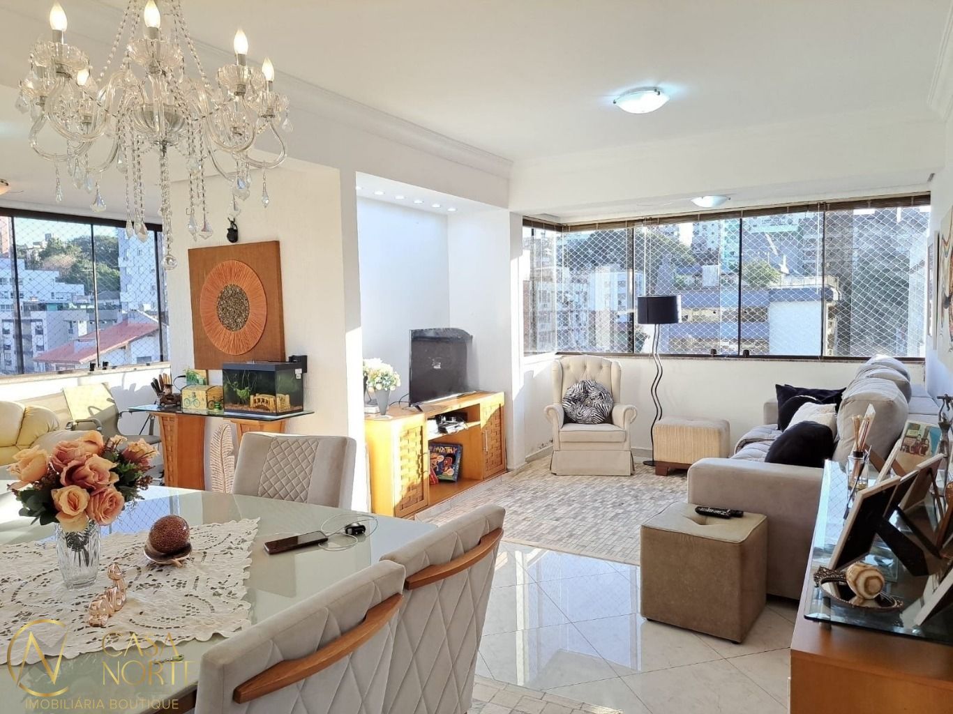 Apartamento à venda com 3 quartos, 100m², 1 suíte, 2 vagas, Rua Portugal no bairro Higienópolis em Porto Alegre