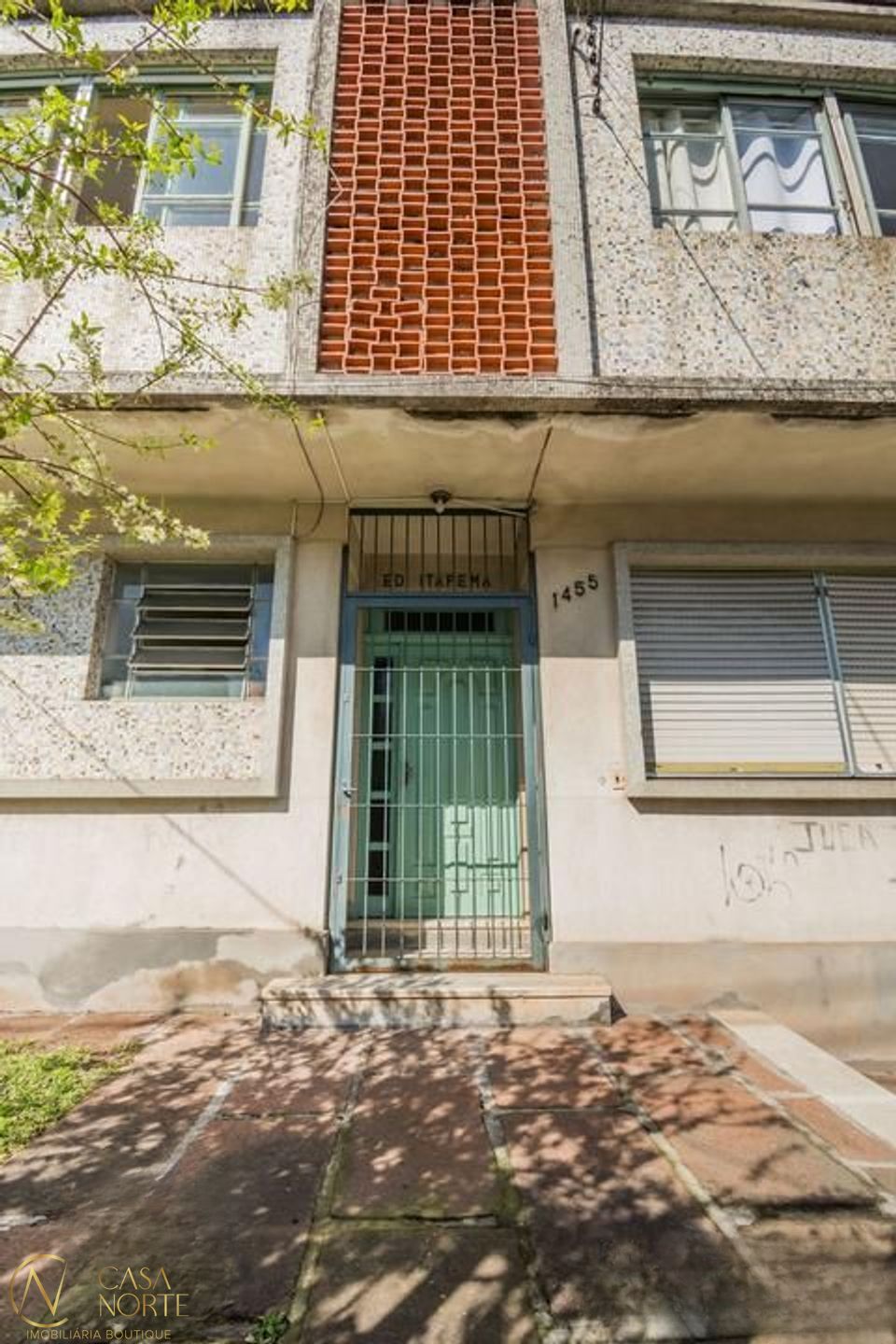 Apartamento à venda com 3 quartos, 109m², Rua Santa Cecília no bairro Santa Cecília em Porto Alegre