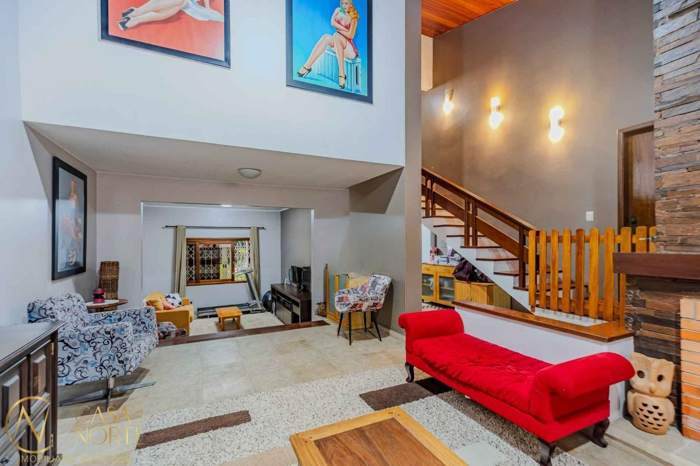 Casa à venda com 3 quartos, 250m², 1 suíte, 4 vagas, Praça Dom Pedro no bairro Vila Ipiranga em Porto Alegre