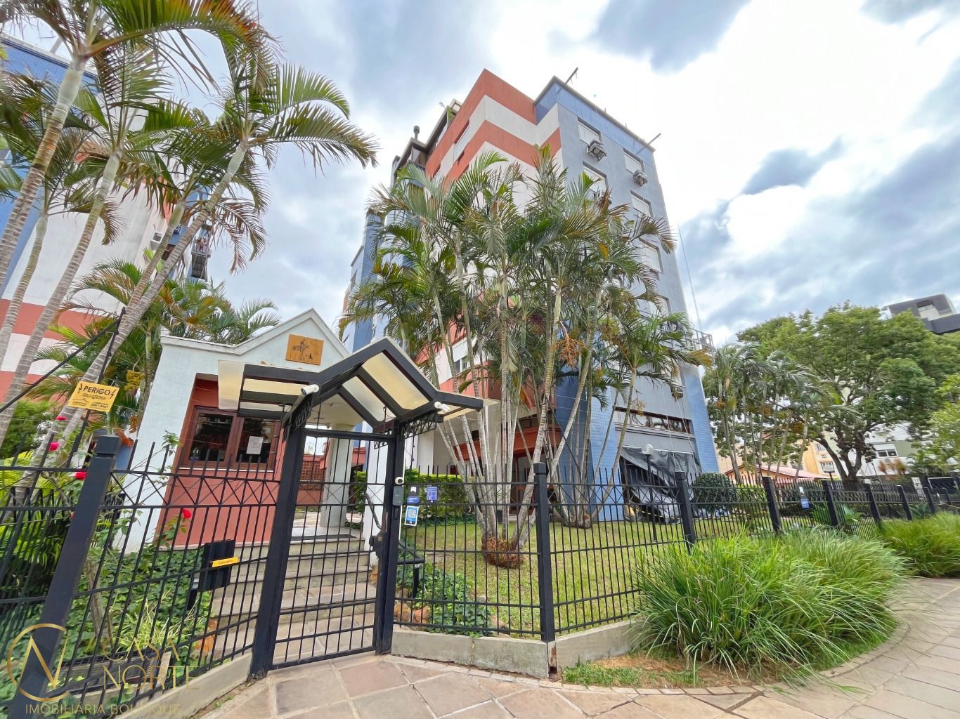 Apartamento à venda com 3 quartos, 85m², 1 suíte, 1 vaga, Rua Doutor Armando Barbedo no bairro Tristeza em Porto Alegre