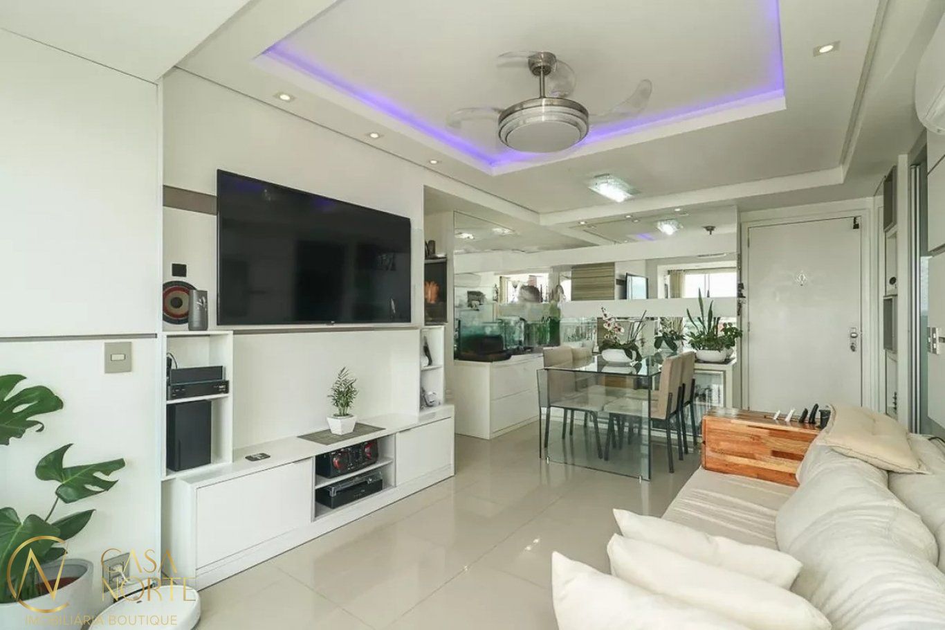 Apartamento à venda com 2 quartos, 69m², 1 suíte, 1 vaga, Rua Mauro Guedes de Oliveira no bairro Jardim Lindóia em Porto Alegre