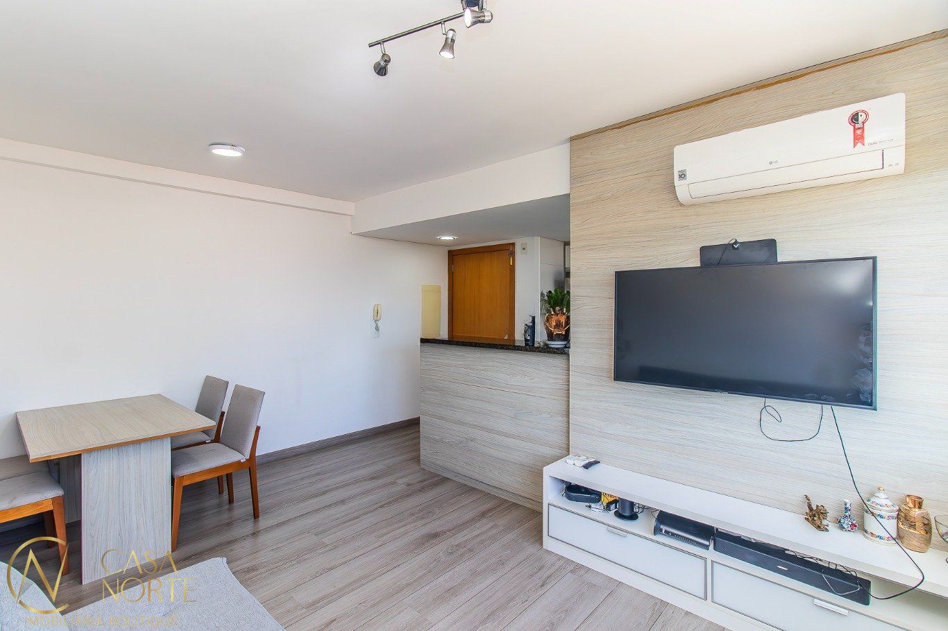 Apartamento à venda com 2 quartos, 62m², 2 vagas, Rua Coronel Feijó no bairro São João em Porto Alegre
