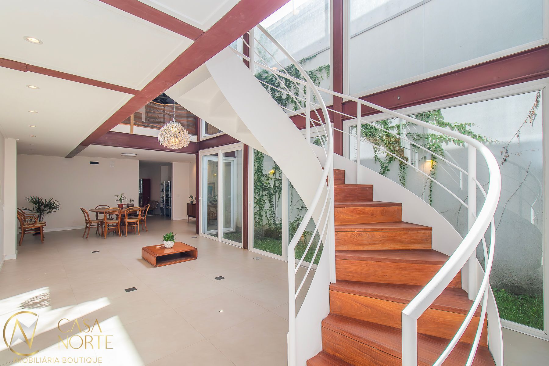 Casa à venda com 4 quartos, 450m², 1 suíte, 1 vaga, Rua Demétrio Ribeiro no bairro Centro Histórico em Porto Alegre