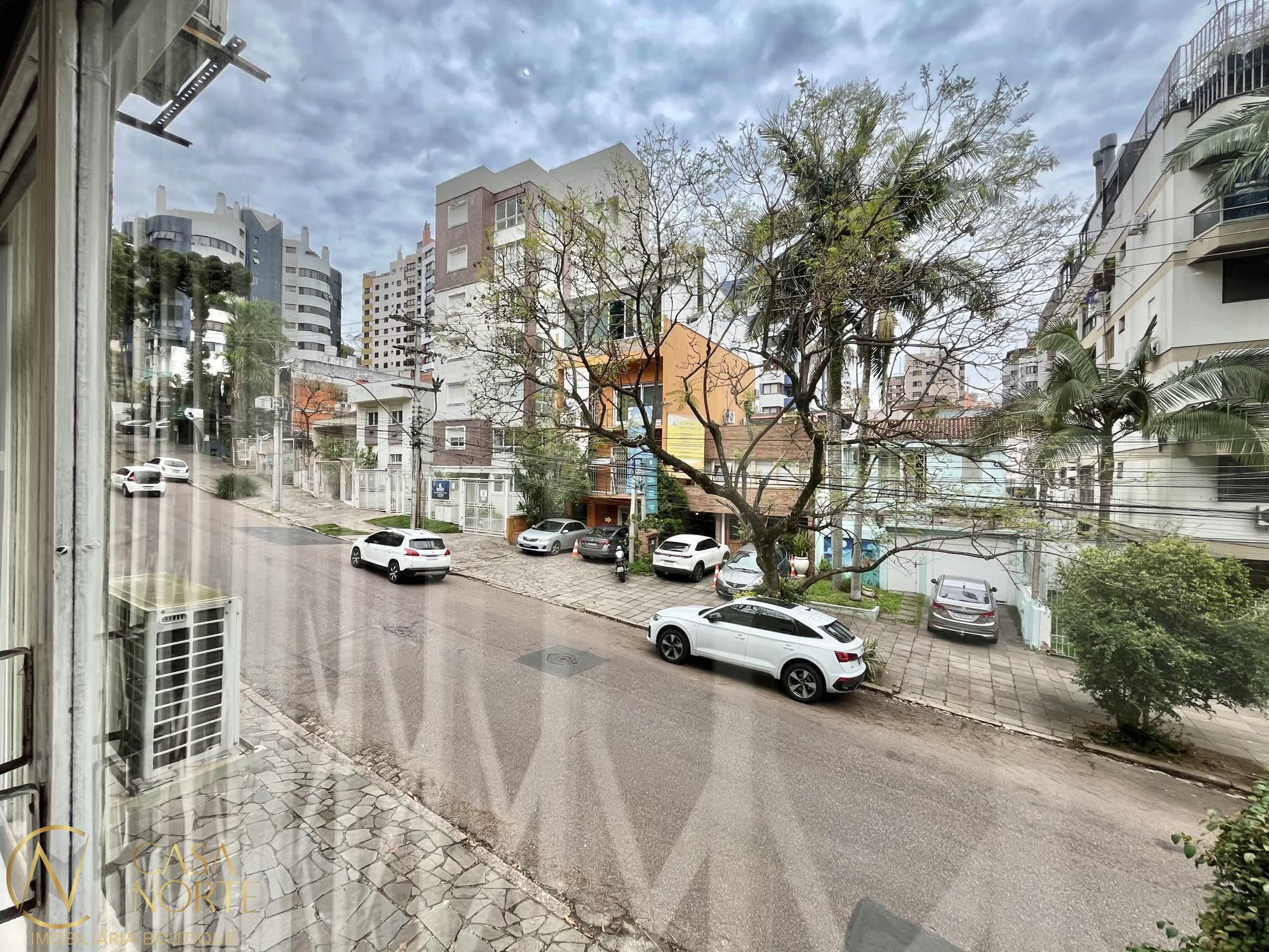 Apartamento Garden à venda com 3 quartos, 153m², 1 suíte, 1 vaga, Rua Castro Alves no bairro Rio Branco em Porto Alegre