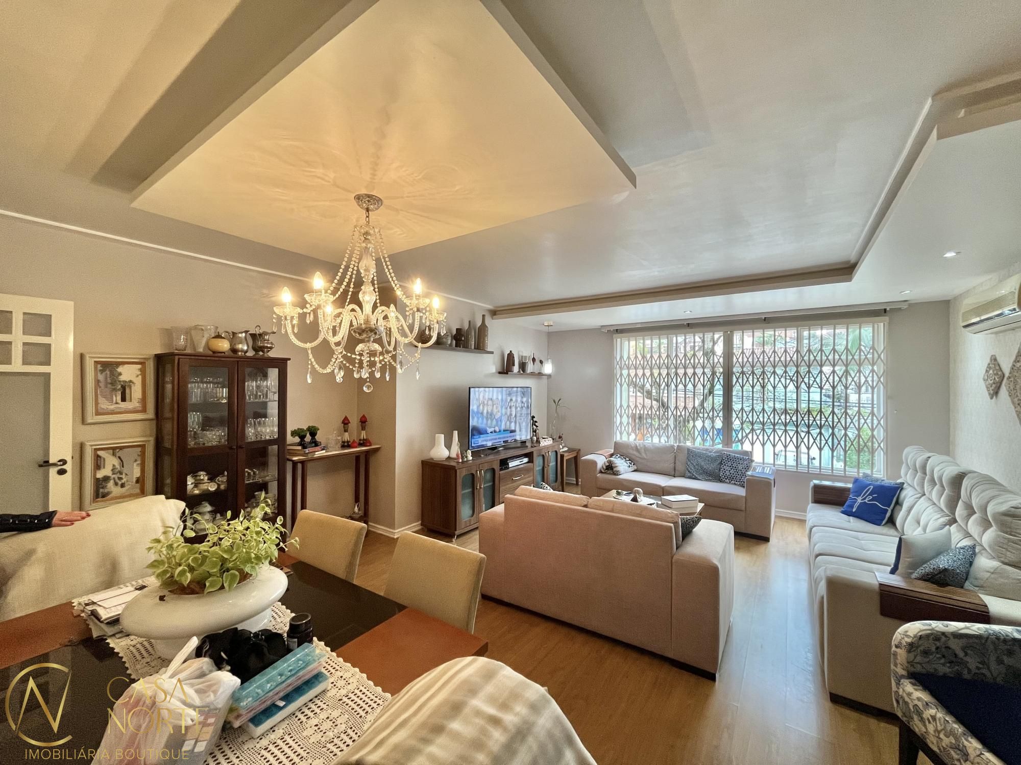 Apartamento Garden à venda com 3 quartos, 153m², 1 suíte, 1 vaga, Rua Castro Alves no bairro Rio Branco em Porto Alegre