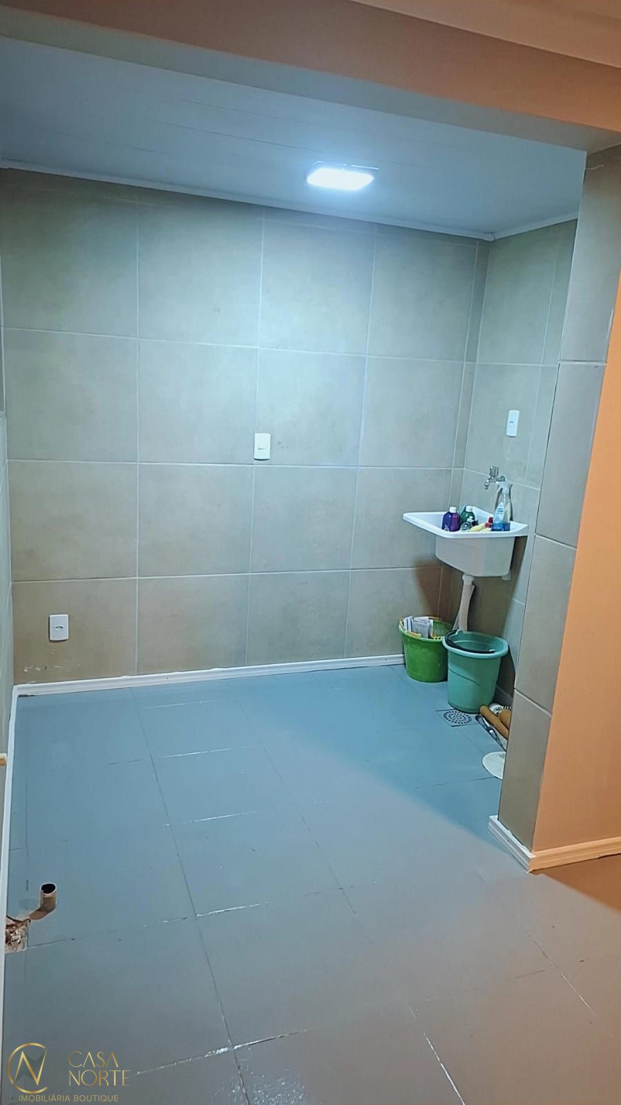 Apartamento à venda com 2 quartos, 43m², 1 vaga, Rua São Guilherme no bairro Vila São José em Porto Alegre