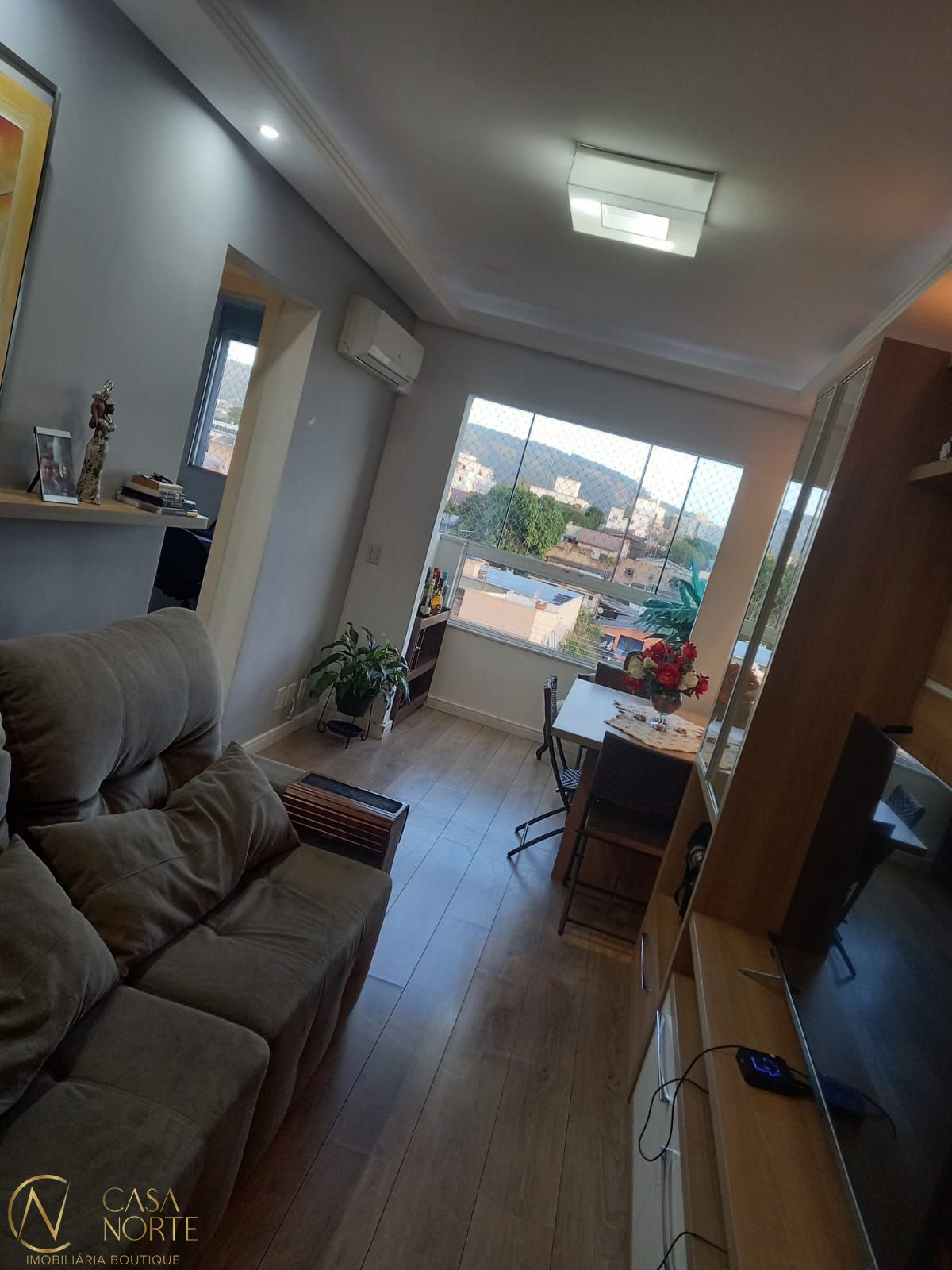 Apartamento à venda com 3 quartos, 63m², 1 suíte, 1 vaga, Rua Tenente Ary Tarrago no bairro Jardim Itu em Porto Alegre